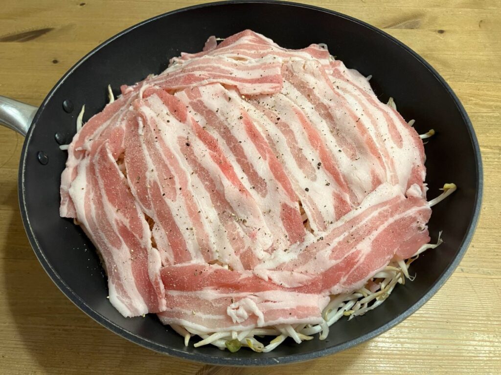 ご飯作れない　もやし肉２段目