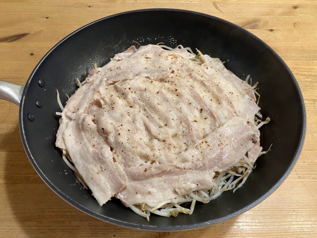 ご飯作れない　もやし肉完成